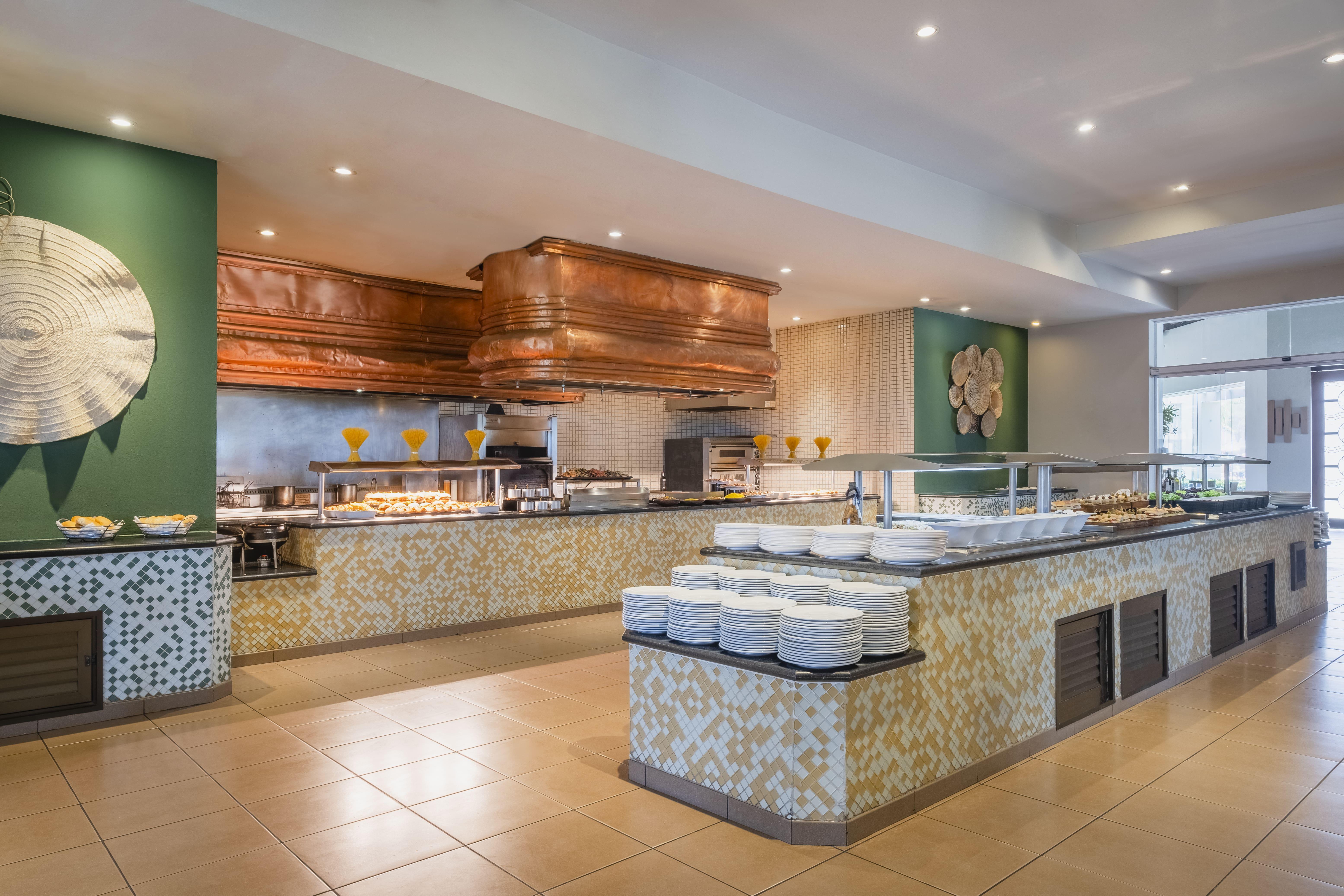 Iberostar Selection Прайя-ду-Форте Экстерьер фото The buffet at the hotel
