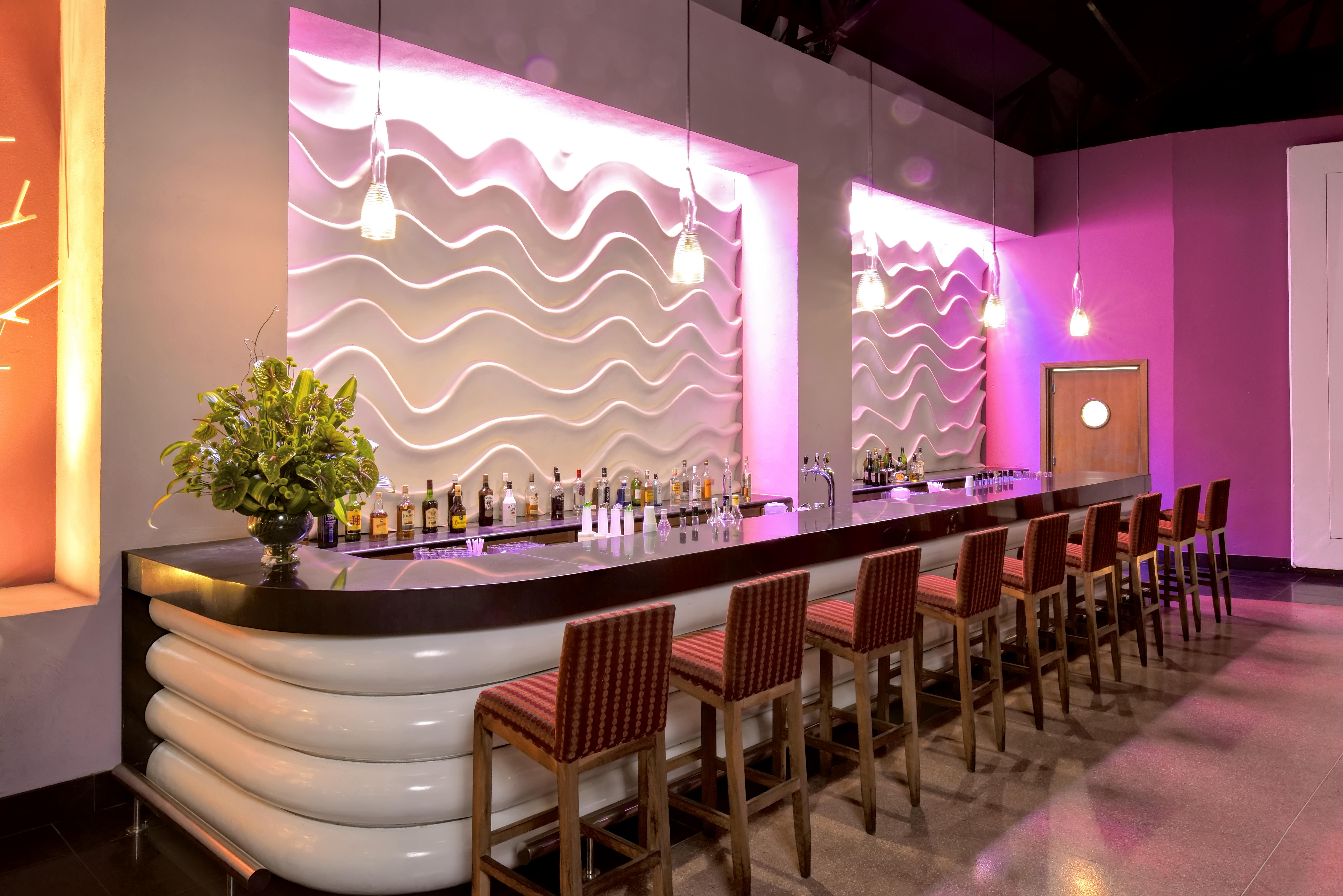 Iberostar Selection Прайя-ду-Форте Экстерьер фото The bar at the nightclub